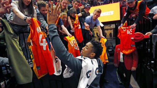 Mitchell, Crowder help Jazz crush tired Timberwolves